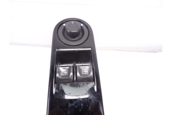 Mando elevalunas delantero izquierdo, Renault Clio Iv Dynamique 2014, 809612367R