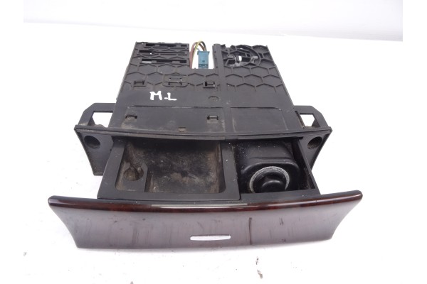 Cenicero, Mercedes-benz Clase Ml (Bm 164) 320 / 350 Cdi (164.122) 2005, A1648100130