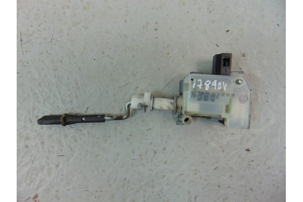 Tapa exterior combustible, Volkswagen Touran (1T2) Sport 2010, 1T0810773R