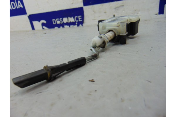 Tapa exterior combustible, Volkswagen Touran (1T2) Sport 2010, 1T0810773R