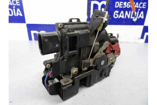 Cerradura puerta trasera derecha, Audi A4 Berlina (8E) 2.5 TDI (120kW) 2003, 8E0839016C