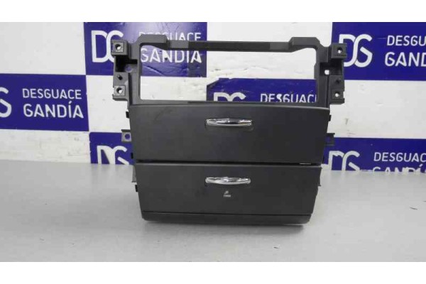 Cenicero, Kia Sorento (Bl) 2.5 CRDi Concept 2006, 84570-3E00