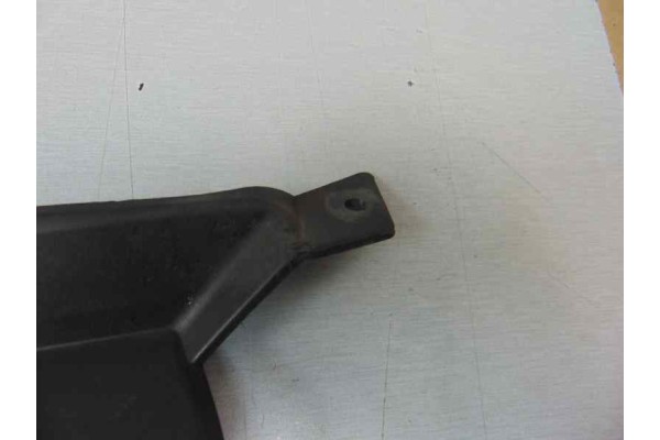 Rejilla delantera, Ford Focus Berlina (CB8) Trend 2012, 8M51-BA133-B