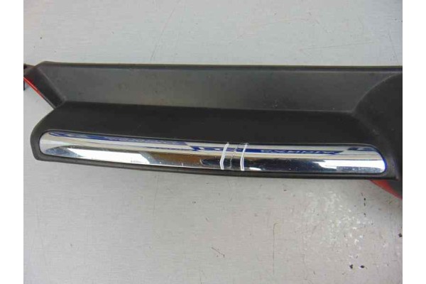 Rejilla delantera, Ford Focus Berlina (CB8) Trend 2012, 8M51-BA133-B