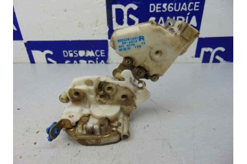 Cerradura puerta delantera derecha, Nissan Serena (C23M) 2.3 SLX Diesel 2000, 8055261