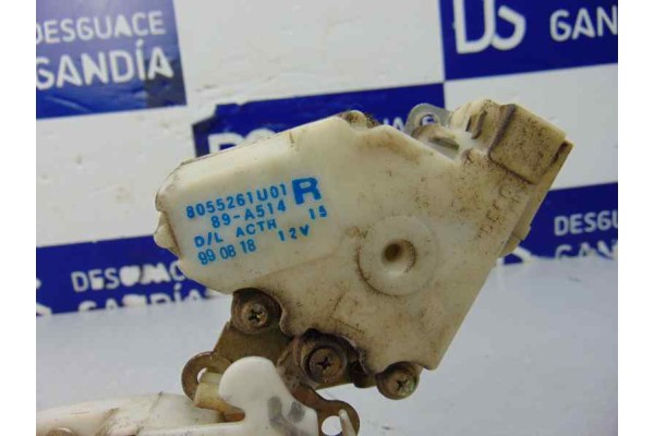 Cerradura puerta delantera derecha, Nissan Serena (C23M) 2.3 SLX Diesel 2000, 8055261