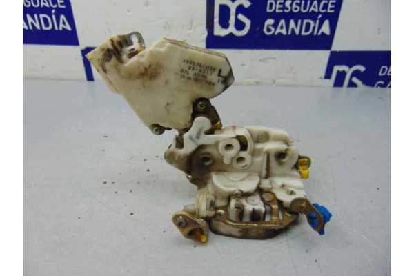 Cerradura puerta delantera izquierda, Nissan Serena (C23M) 2.3 SLX Diesel 2000, 8055361