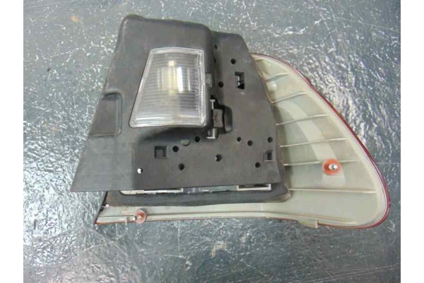 Piloto trasero izquierdo, Bmw Serie 3 Berlina (E46) 316i 2001, 8364921