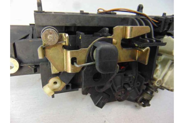 Maneta exterior porton, Audi A6 Berlina (4B2) 2.5 Tdi 1999, 4B0827565H