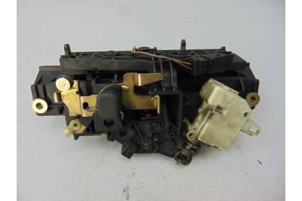 Maneta exterior porton, Audi A6 Berlina (4B2) 2.5 Tdi 1999, 4B0827565H
