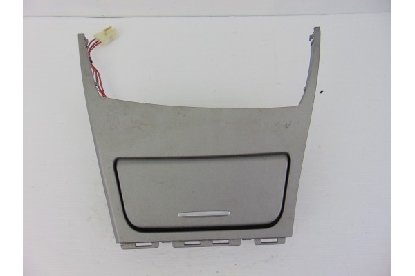 Cenicero, Bmw Serie 1 Berlina (E81/E87) 118d 2007, 7078571