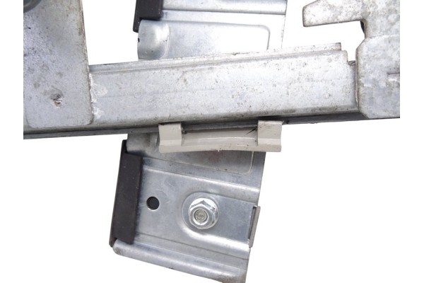  ELEVALUNAS TRASERO IZQUIERDO SKODA OCTAVIA BERLINA (1U2) Ambiente 2001 213089 SKODA - 1