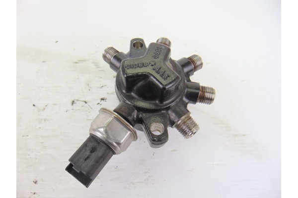 Rampa inyectora, Nissan Almera (N16/E) Tekna 2005, 8200057345