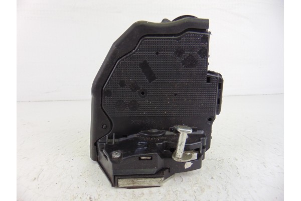 Cerradura puerta trasera derecha, Toyota Auris (E15) Luna 2008