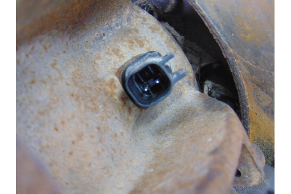 MANGUETA DELANTERA IZQUIERDA FORD FOCUS BERLINA (CAP)