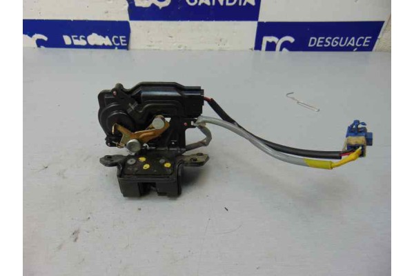 Cerradura maletero / porton, Toyota Corolla Verso (R1) 2.0 D-4D Sol 2004