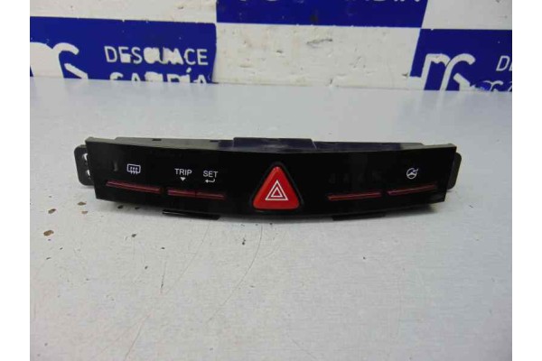 Warning, Ssangyong Tivoli Limited 4x2 2017, 85200-35002