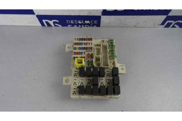 Caja reles / fusibles, Mitsubishi Colt CZ3 Berl. 3 (Z30) 1.5 DI-D Instyle 2007, 8637A171