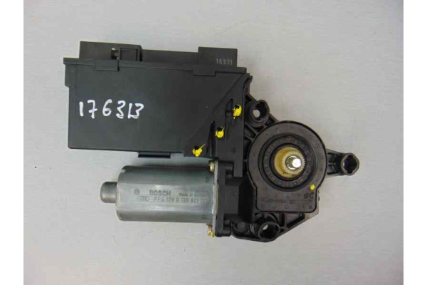 Motor elevalunas trasero izquierdo, Audi A4 Avant (8E) 2.5 TDI (120kW) 2003, 8E0959801A