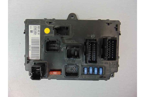 Caja reles / fusibles, S120017003H