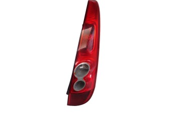 Piloto trasero derecho, Ford Fiesta (Cbk) Ambiente 2006