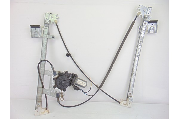 Elevalunas delantero derecho, Ford Focus Berlina (Cak) Ambiente 2004