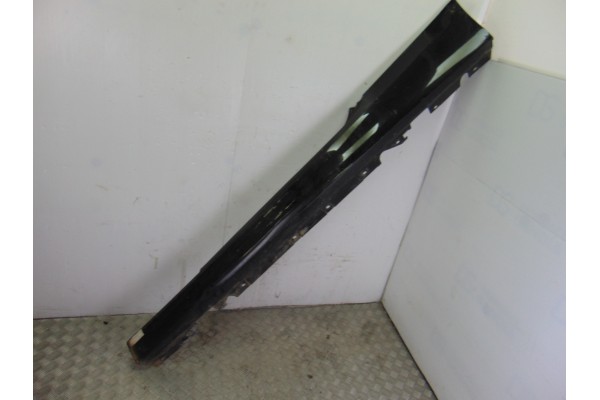 Faldon lateral
