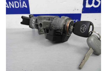 Antirrobo / llave contacto, Toyota Avensis Berlina (T25) 2.0 D4-D Executive Berlina (5-ptas.) 2003, N0501517/8