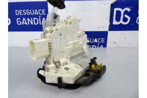 Cerradura puerta trasera izquierda, Audi A6 Allroad Quattro (4FH) 2.7 TDI Quattro 2008, 4F0839015A