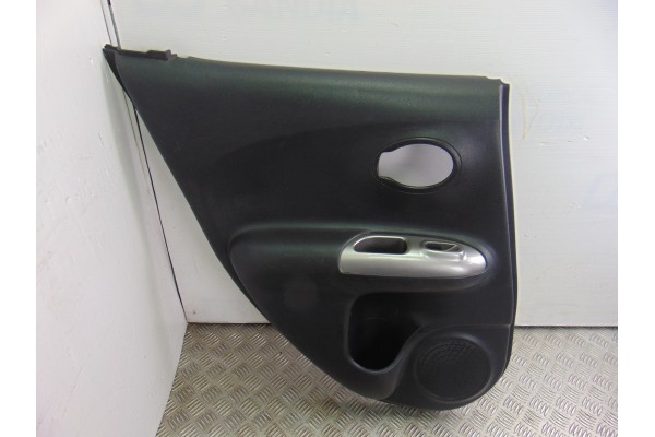 Guarnecido puerta trasera izquierda, Nissan Juke (F15E) Acenta 2013