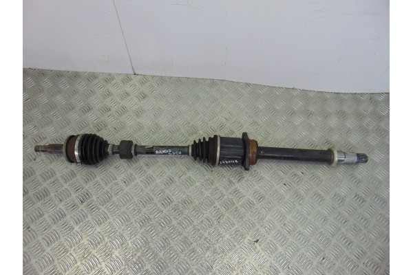 Transmision delantera derecha, Toyota Avensis Cross Sport (T27) Advance 2011