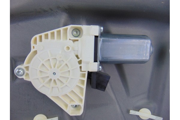 A1697203079 ELEVALUNAS DELANTERO DERECHO MERCEDES-BENZ CLASE B (BM 245)