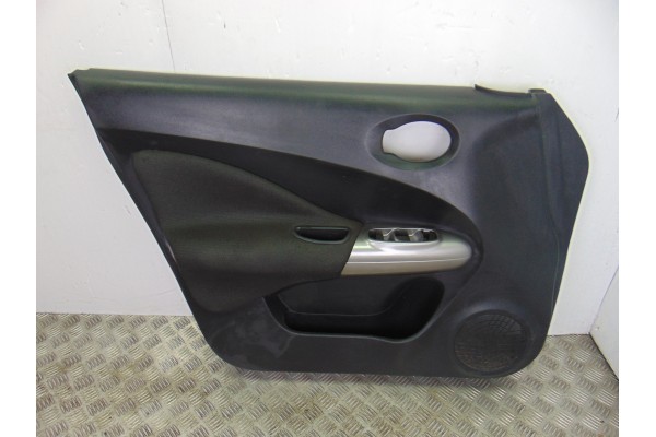 Guarnecido puerta delantera izquierda, Nissan Juke (F15E) Acenta 2013