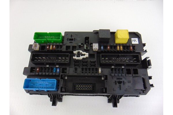Caja reles / fusibles, Opel Astra H Berlina Sport 2005, 13206762