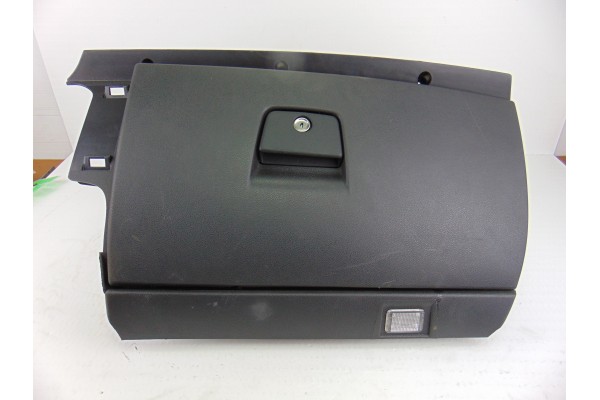 Guantera, Volvo V50 Familiar D4 Kinetic 2011, 39808618