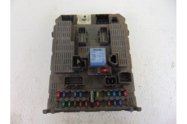 Caja reles / fusibles, Citroen C5 Berlina 2.0 HDi SX 2002, 9647448280