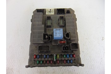 Caja reles / fusibles, Citroen C5 Berlina 2.0 HDi SX 2002, 9647448280