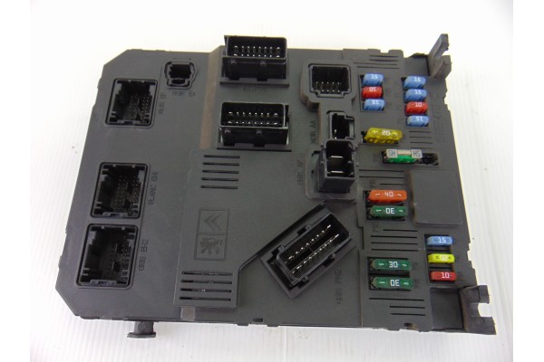 Caja reles / fusibles, Peugeot 206 Xt 2004, 9652474780