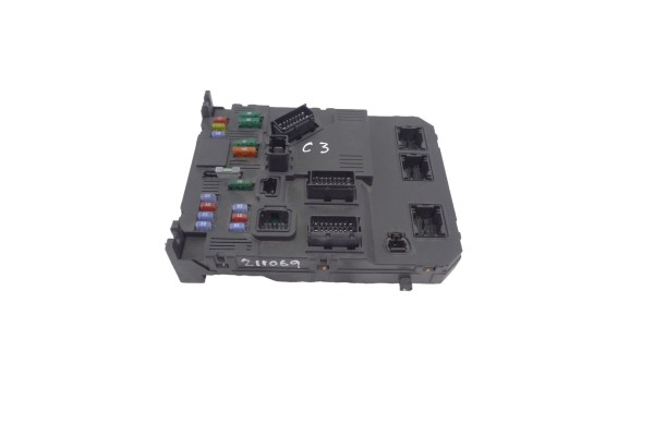 Caja reles / fusibles, Citroen C3 1.1 SX Plus 2005, 9653667380
