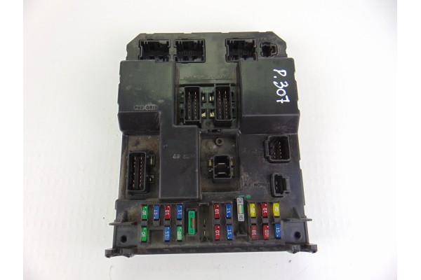 Caja reles / fusibles, Peugeot 307 (S1)(04.2001) XR Clim Plus 2004, 9651197780A