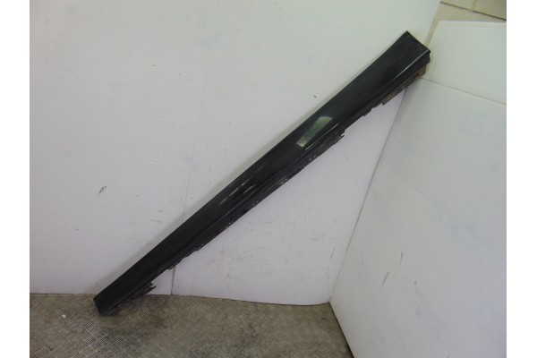 Faldon lateral
