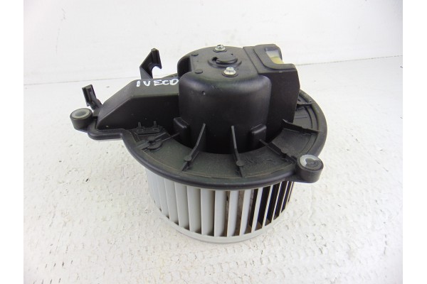 Motor calefaccion, Iveco Daily Furgón Caja cerrada 45C... batalla 3000 2019