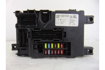 Caja reles / fusibles, Opel Corsa D Cosmo 2009, 13301562