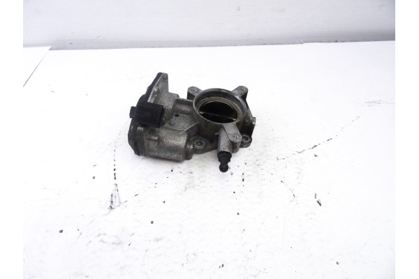 Caja mariposa, Opel Insignia Berlina Cosmo 2010, 55564164