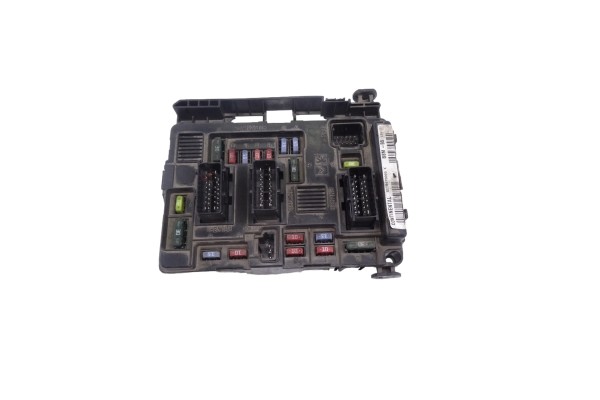 Caja reles / fusibles, Citroen C5 Berlina 2.0 HDi SX 2004, 9650618280