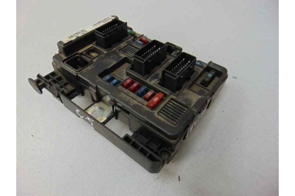 Caja reles / fusibles, Citroen C5 Berlina 2.0 HDi SX 2002, 9643498880