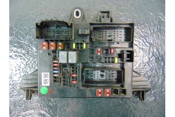 Caja reles / fusibles, Opel Insignia Sports Tourer Sport 2009, 13277323
