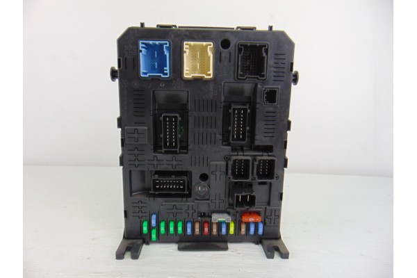 Caja reles / fusibles, Peugeot 308 Premium 2009, 9664059180