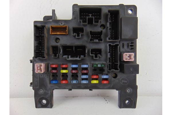 Caja reles / fusibles, Citroen C-crosser Vtr 2009, 8637A319