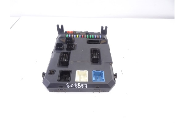 Caja reles / fusibles, Peugeot 207 * 2011, 9666951980